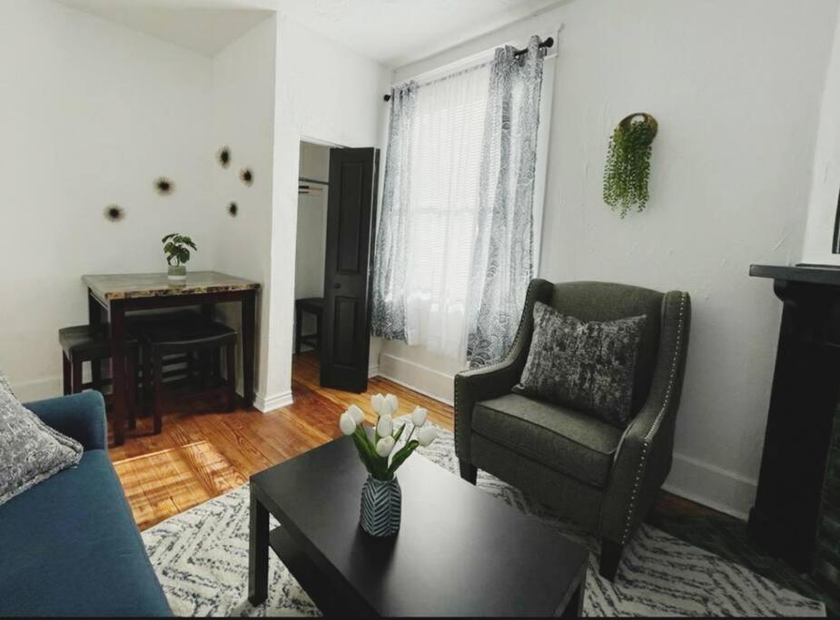 Lovely 2Br W Office Space - King Bed & Alexa Pittsburgh Exteriör bild