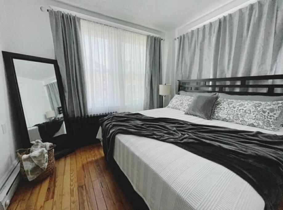 Lovely 2Br W Office Space - King Bed & Alexa Lägenhet Pittsburgh Exteriör bild