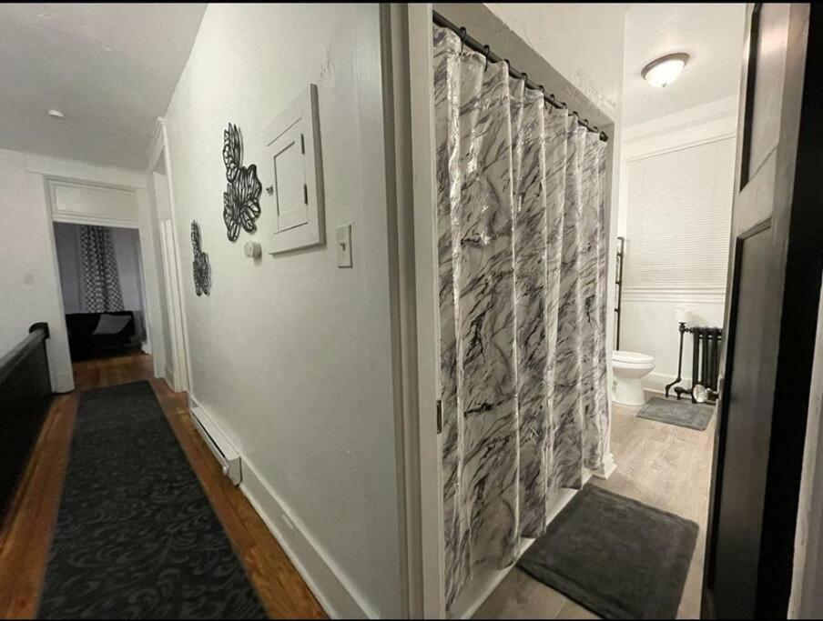 Lovely 2Br W Office Space - King Bed & Alexa Lägenhet Pittsburgh Exteriör bild