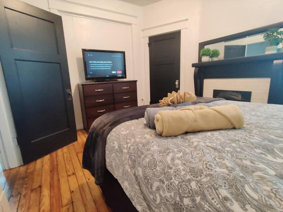 Lovely 2Br W Office Space - King Bed & Alexa Lägenhet Pittsburgh Exteriör bild